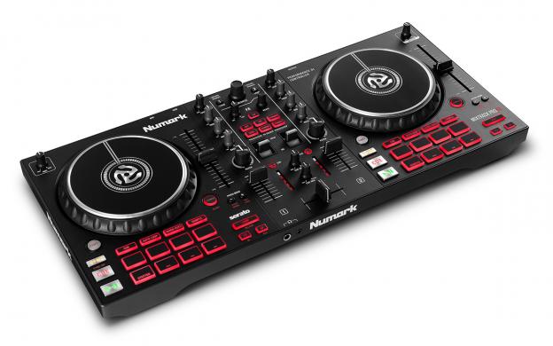 Numark_MixtrackProFX_angle_web-624x390